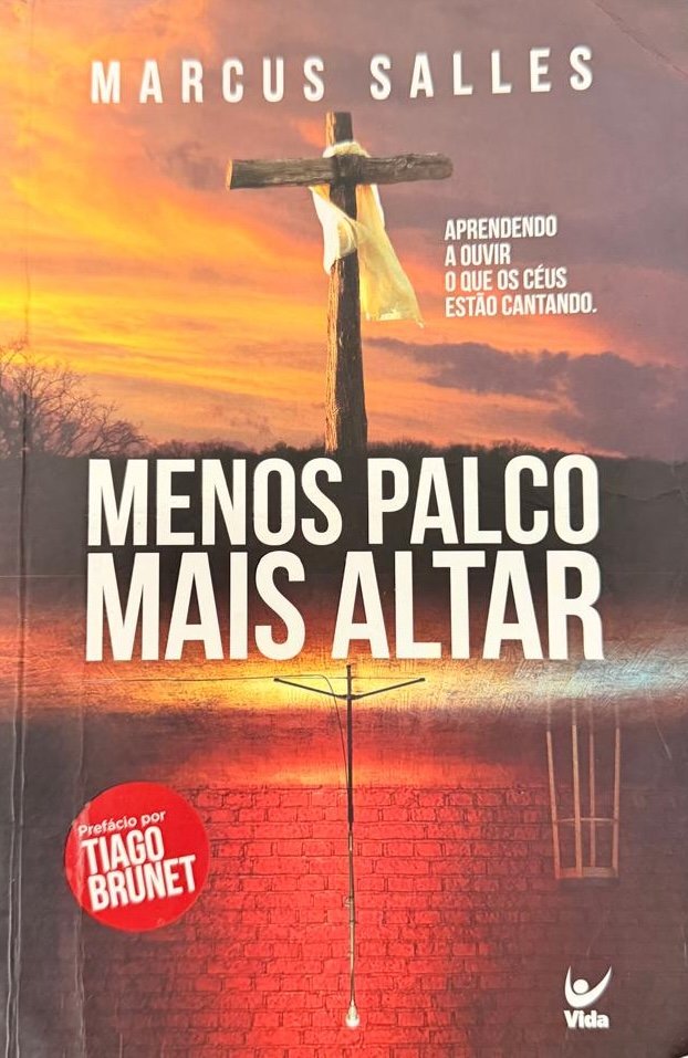 Menos Palco Mais Altar
