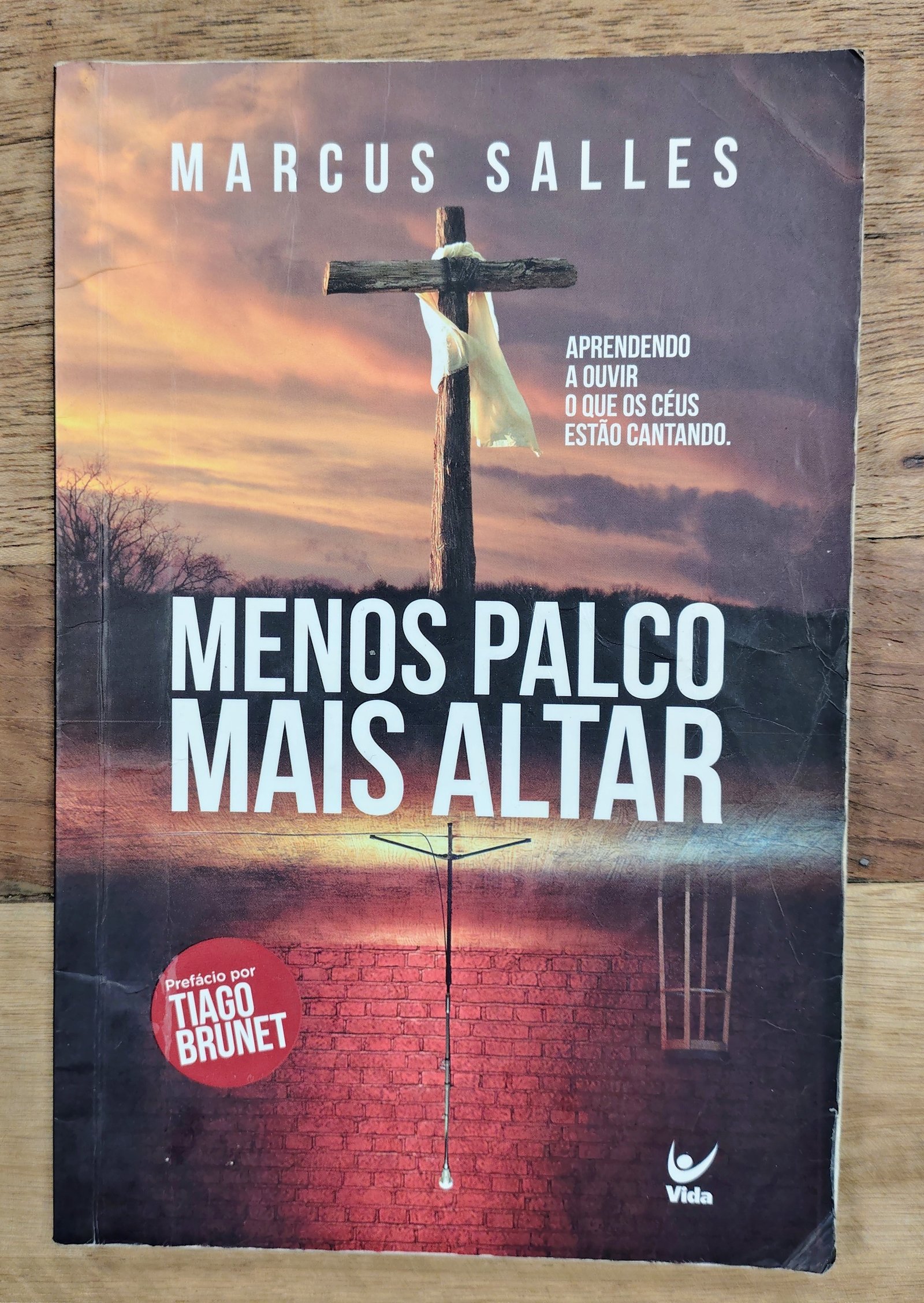 Menos palco mais altar